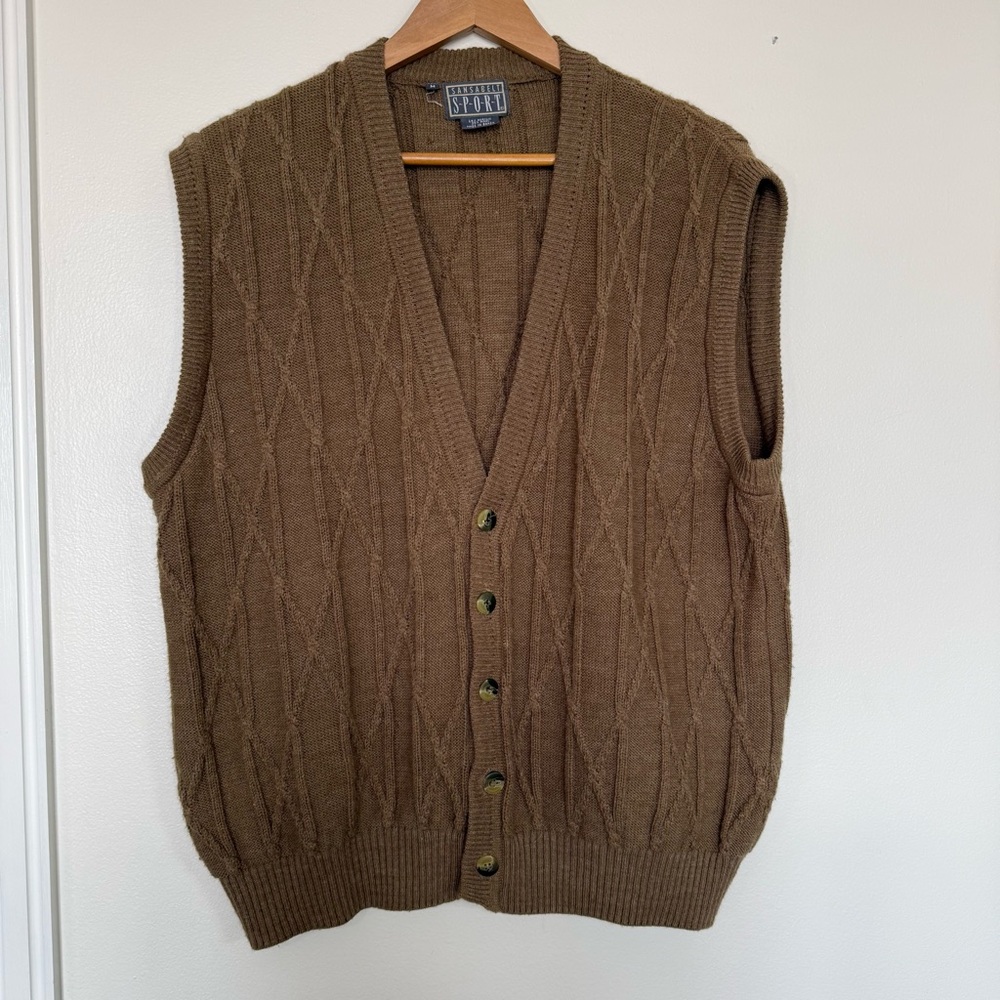 VTG Tan Cable Knit Wool V-neck Button Front Sweater Vest Size Medium Academia